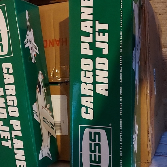 Hess Cargo plane and Jet  2021       Great  gift - Picture 1 of 4
